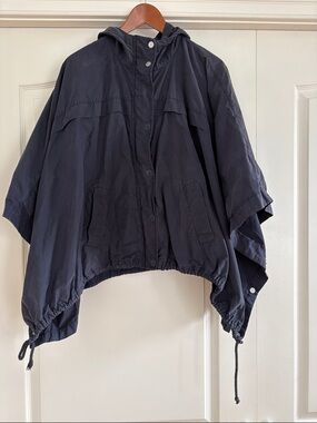 GAP HOODED RAIN PONCHO Tag says SIZE Small/ really one size fits all